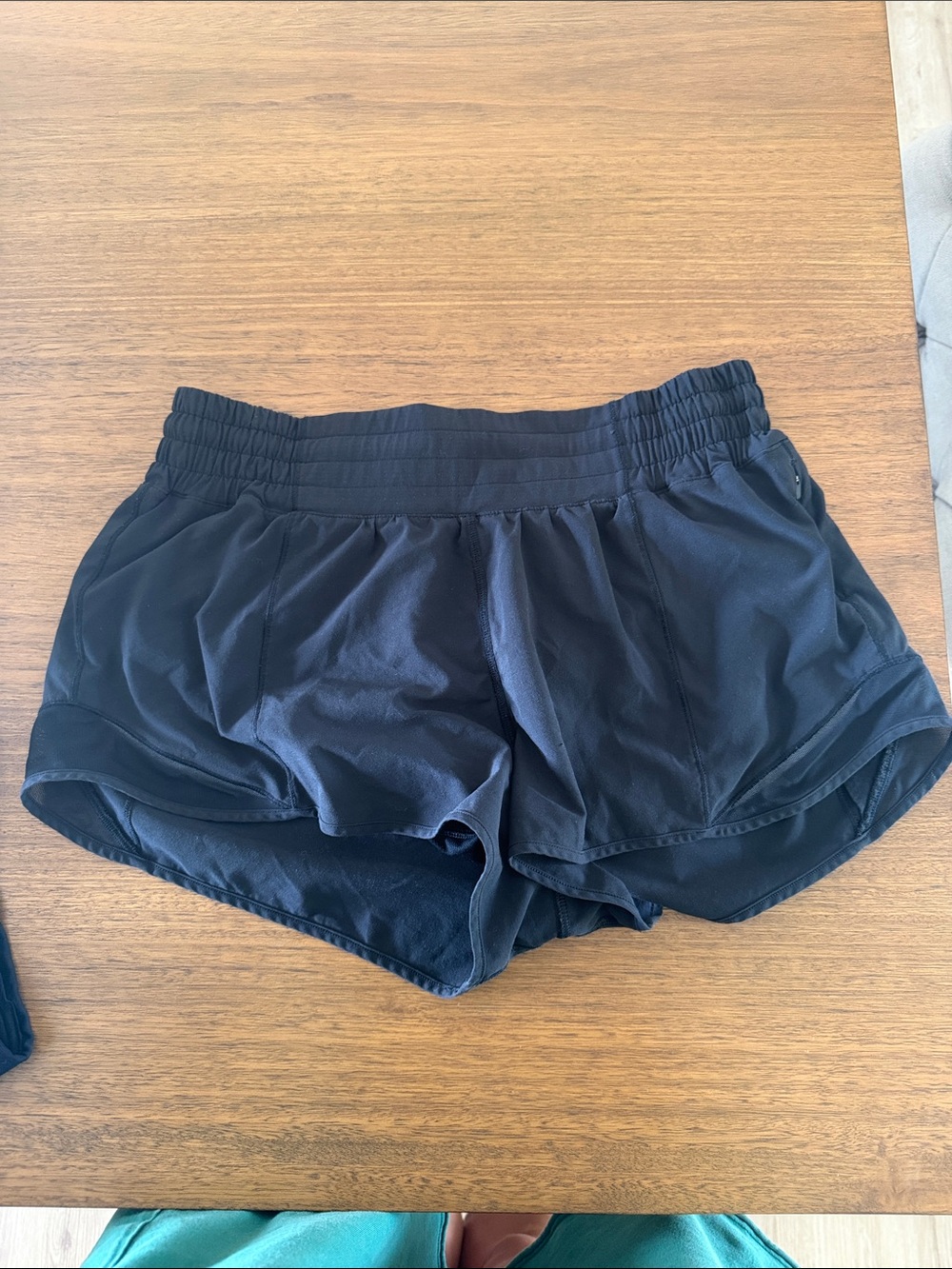 Lululemon Hotty Hot Black 2.5 inch shorts